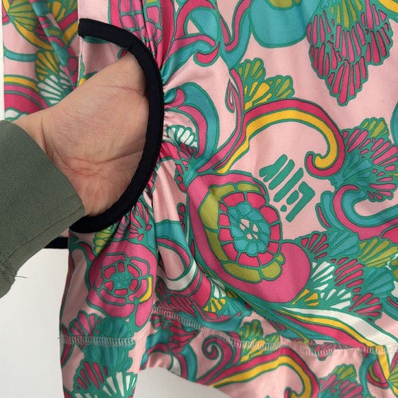 Lilly Pulitzer Trista Long Sleeve 1/2 Zip Pullover Jacket
Size Small - Picture 3 of 5